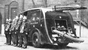 STREAMLINED MOTOR FIRE ENGINE