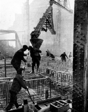 CONCRETE POURING PLANT in use during the building of Unilever House, Blackfriars