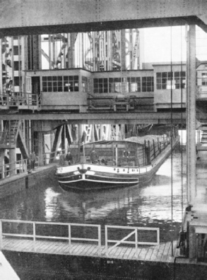 THE NIEDERFINOW BARGE LIFT, on the Hohenzollern Canal