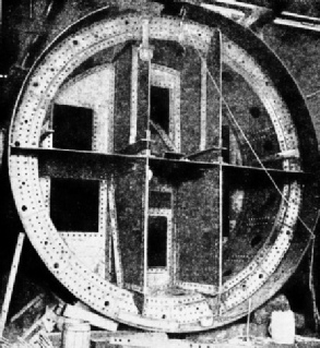 FRONT VIEW OF A  LATER TYPE OF SHIELD used for working on the south Hudson tunnel 