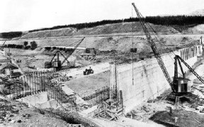 CENTRAL CONCRETE CORE WALL of the Treig Dam