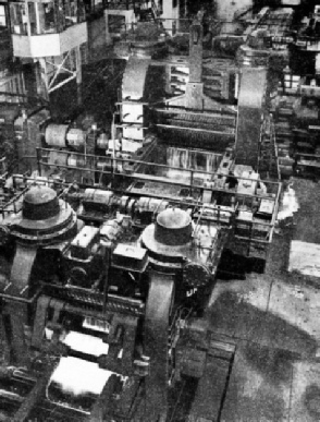 SCALE-BREAKING AND SPREADING MILLS in the Homestead Works