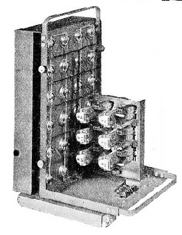 LAMP INDICATOR UNITS for the display of a single digit