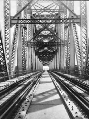 THE RAILWAY DECK of the Huey Long Bridge