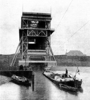THE LOWER APPROACH to the Niederfinow Barge Lift