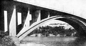 The Traneberg Bridge’s reinforced concrete span