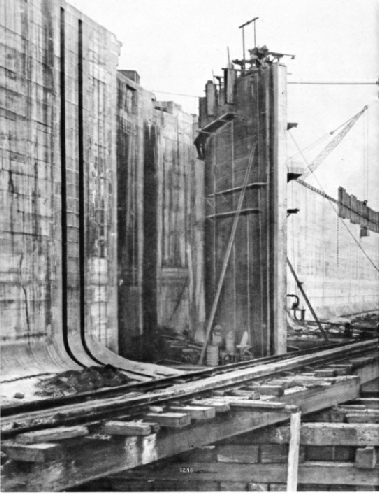 STEEL LOCK GATES being erected in the entrance lock to King George V Dock