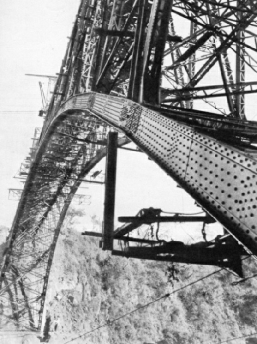 CENTRAL ARCHED SPAN of the Victoria Falls Bridge