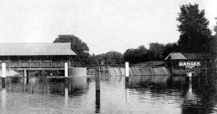 THE NEW WEIR AT MOLESEY