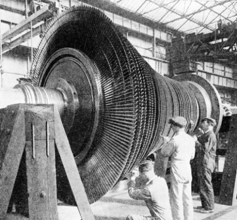 FINISHING THE BLADES of a low-pressure rotor