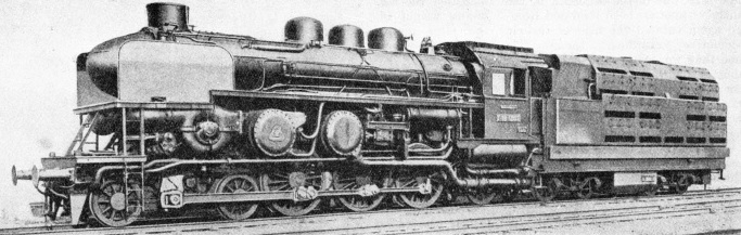 This 4-6-2 locomotive has turbines of the Zoelly type